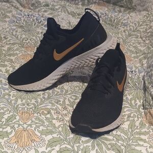 Nike Black and Gold Running Shoes